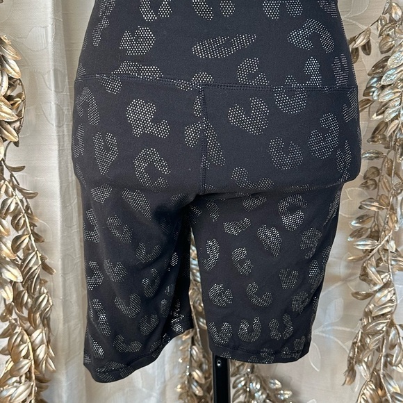 Rae Mode Black‎ Leopard Print Biker Shorts M High Waist Stretch Active - Picture 4 of 8